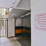 Apartamento Simples E Bem Localizado No Leme