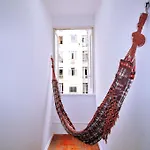 Apartamento Simples E Bem Localizado No Leme