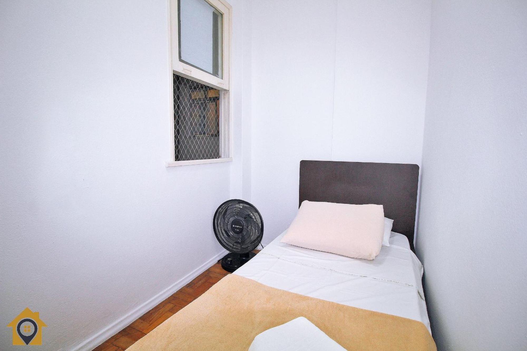 Simples E Bem Localizado No Leme Apartamento