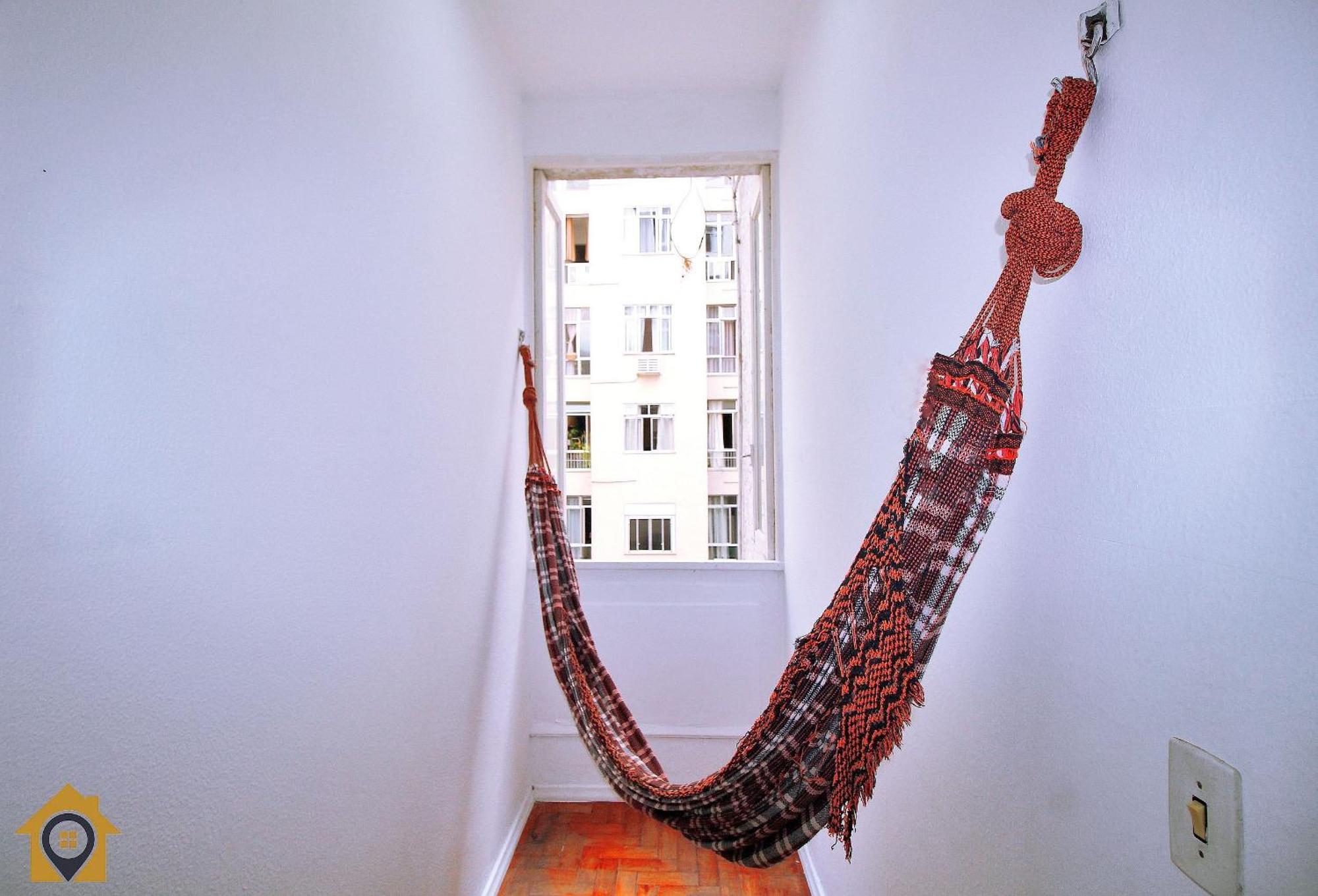 Simples E Bem Localizado No Leme Apartamento