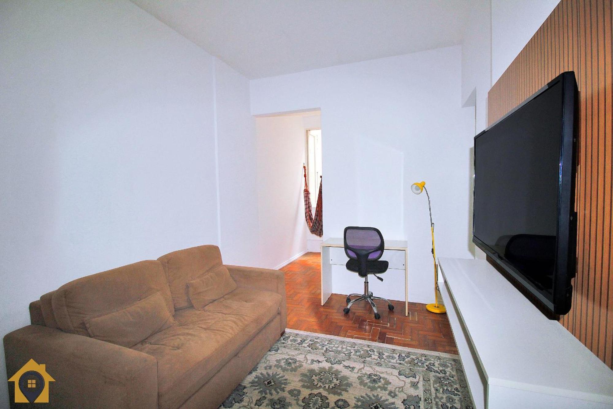 Simples E Bem Localizado No Leme Apartamento *
