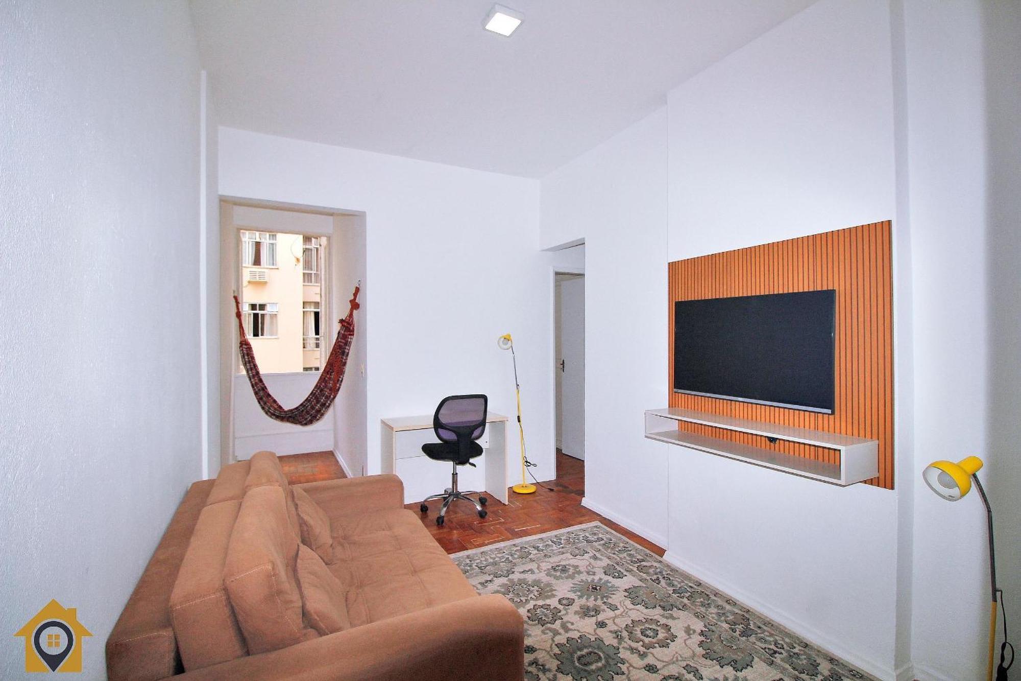 Simples E Bem Localizado No Leme Apartamento
